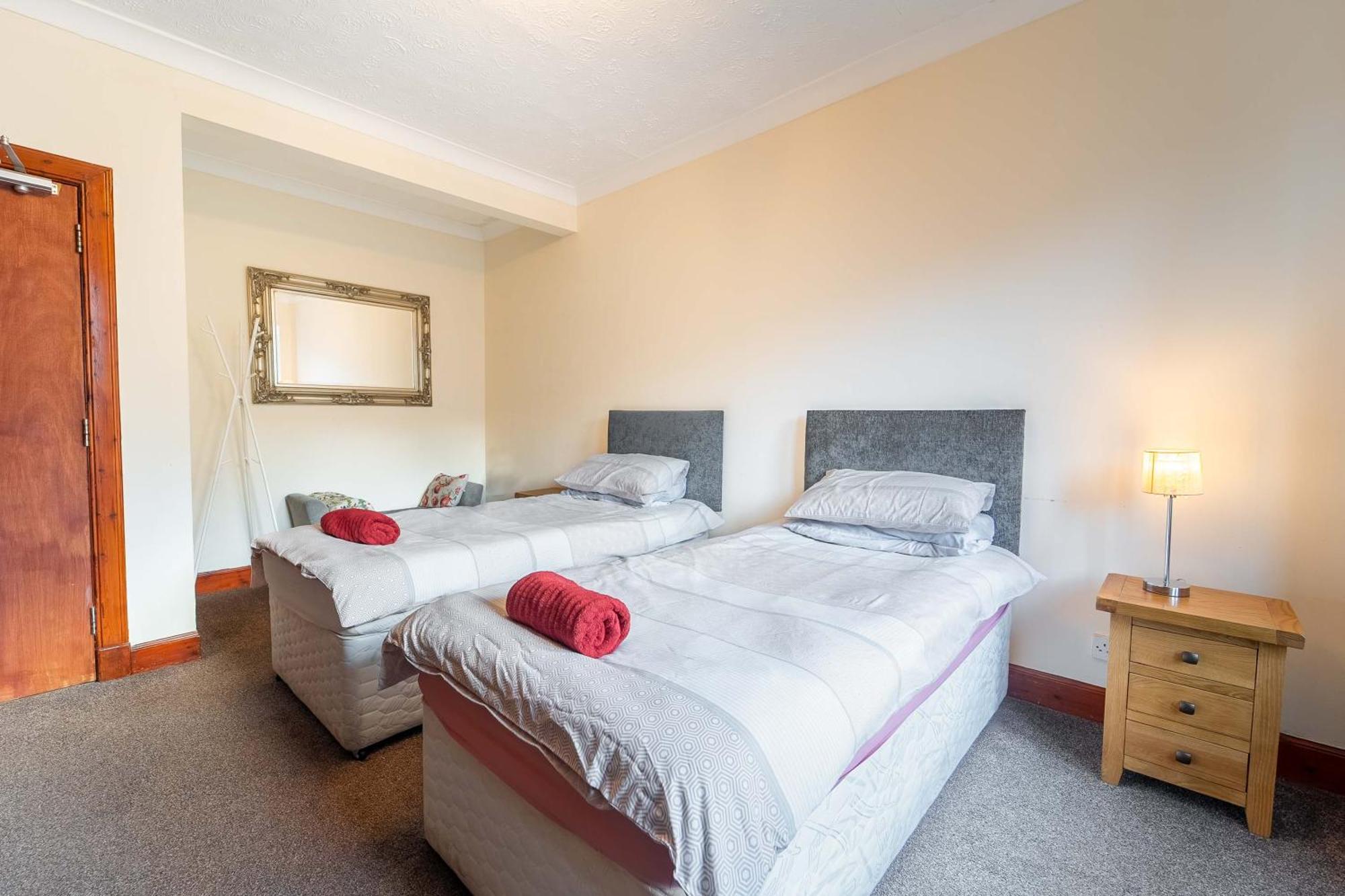 Prime Location Rooms In High Street Fort William Kültér fotó