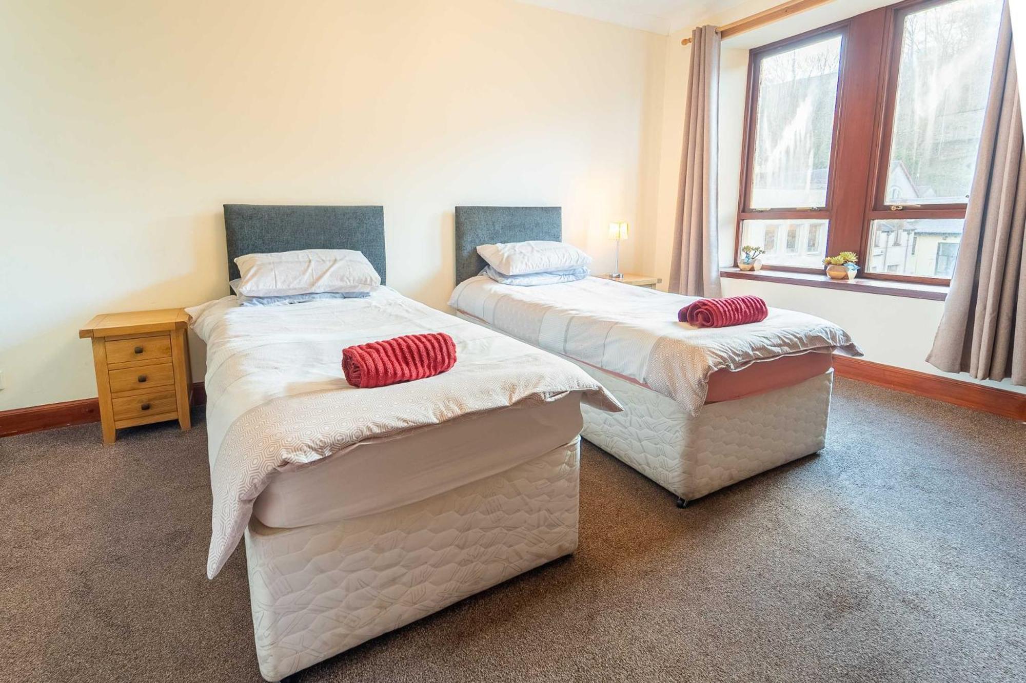 Prime Location Rooms In High Street Fort William Kültér fotó