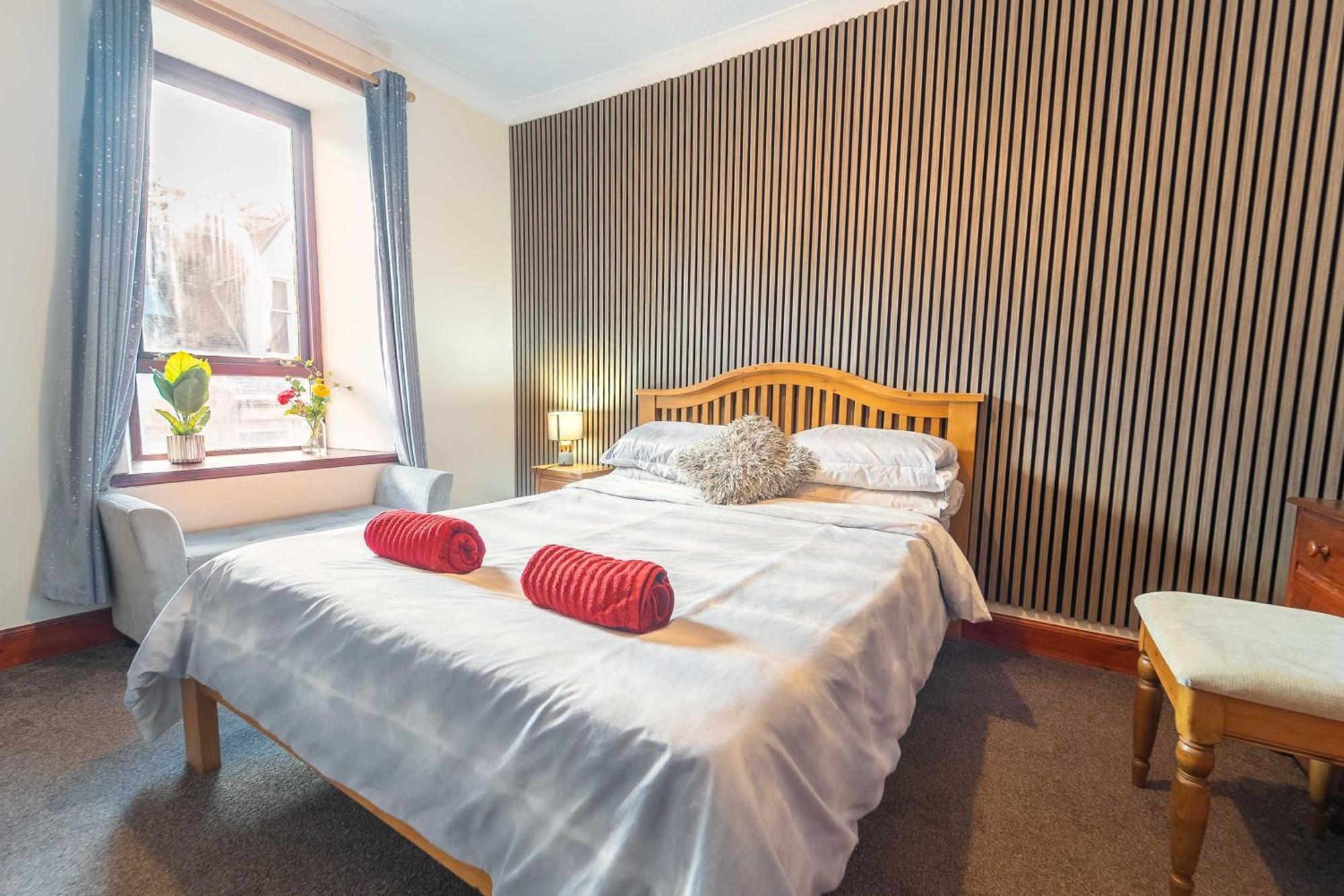 Prime Location Rooms In High Street Fort William Kültér fotó